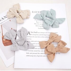 Hair bows. Linen cotton blend with alligator clip